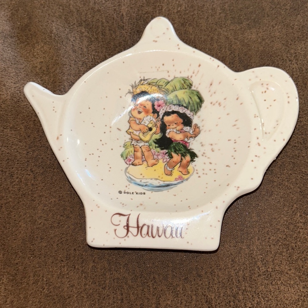 Vintage Treasure Craft of Hawaii tea bag holder